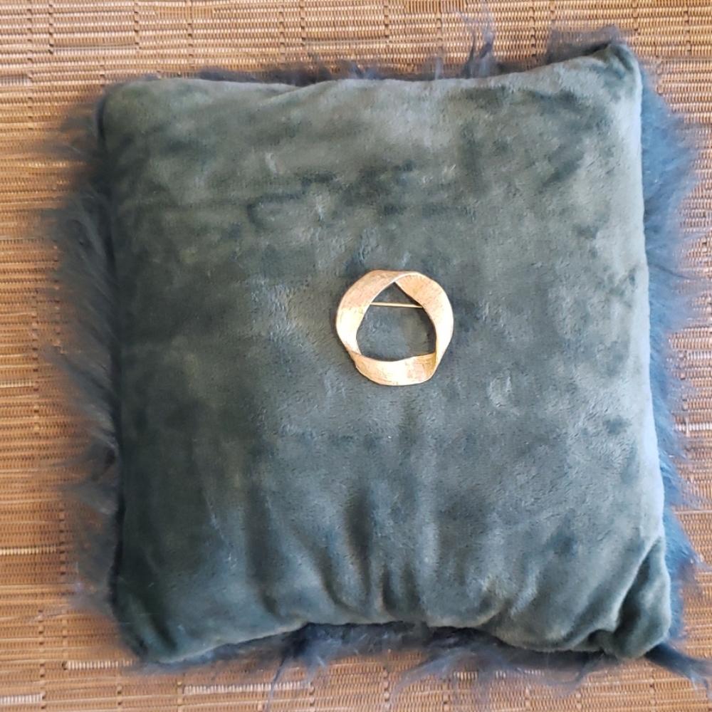 Access N.Y.C Gold Brooch